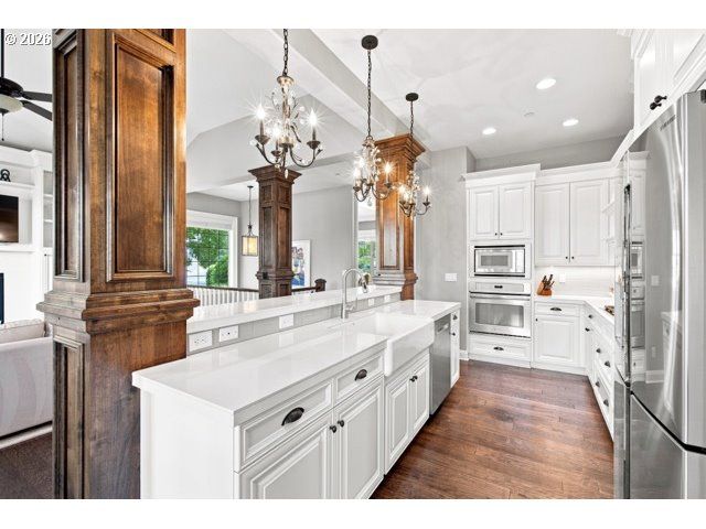 2270 ROGUE Way, West Linn, OR 97068