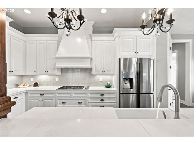 2270 ROGUE Way, West Linn, OR 97068