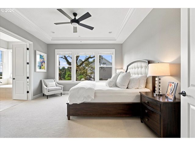 2270 ROGUE Way, West Linn, OR 97068