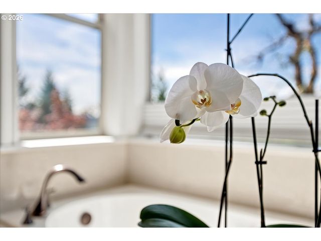 2270 ROGUE Way, West Linn, OR 97068