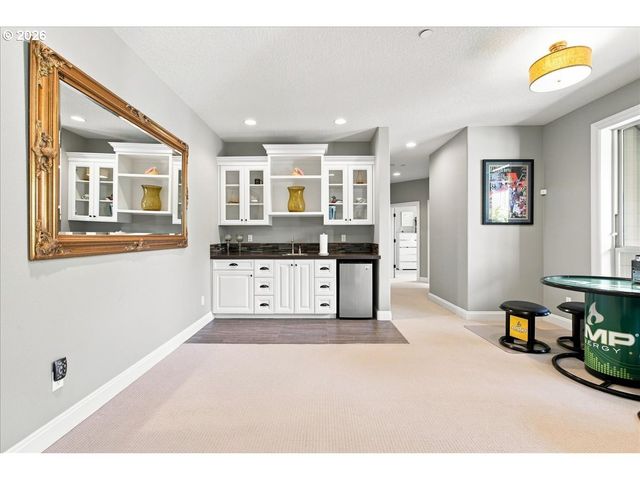 2270 ROGUE Way, West Linn, OR 97068