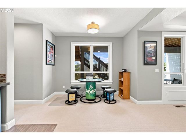 2270 ROGUE Way, West Linn, OR 97068