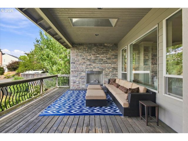 2270 ROGUE Way, West Linn, OR 97068