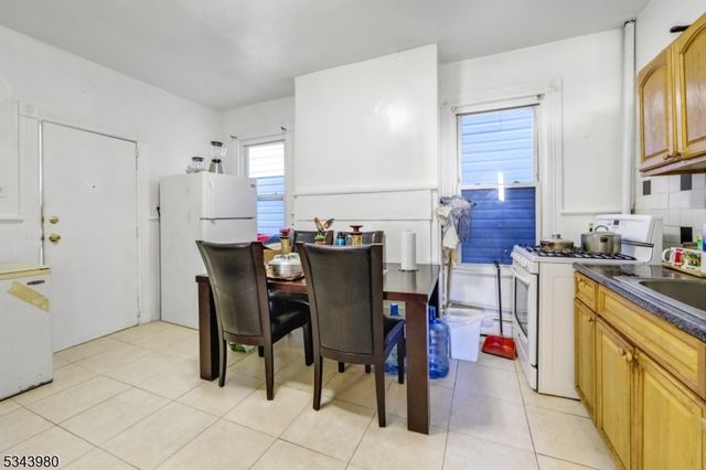 462 Rosa Parks Blvd, Paterson City, NJ 07501
