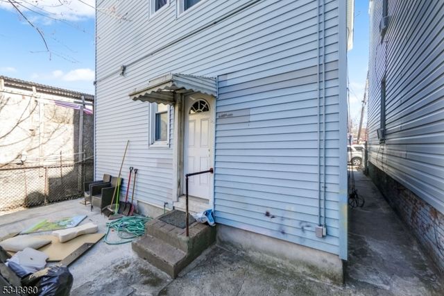 462 Rosa Parks Blvd, Paterson City, NJ 07501
