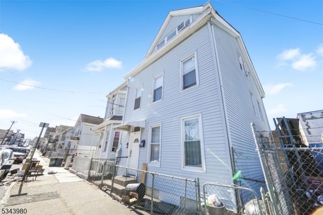 462 Rosa Parks Blvd, Paterson City, NJ 07501