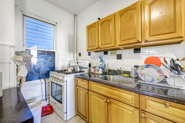 462 Rosa Parks Blvd, Paterson City, NJ 07501