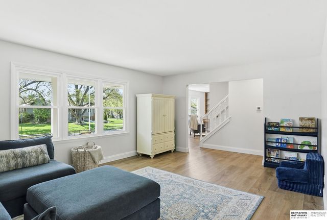 1103 Parc Drive, Papillion, NE 68046
