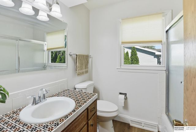 1103 Parc Drive, Papillion, NE 68046