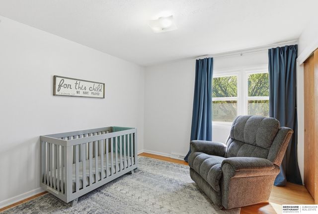 1103 Parc Drive, Papillion, NE 68046