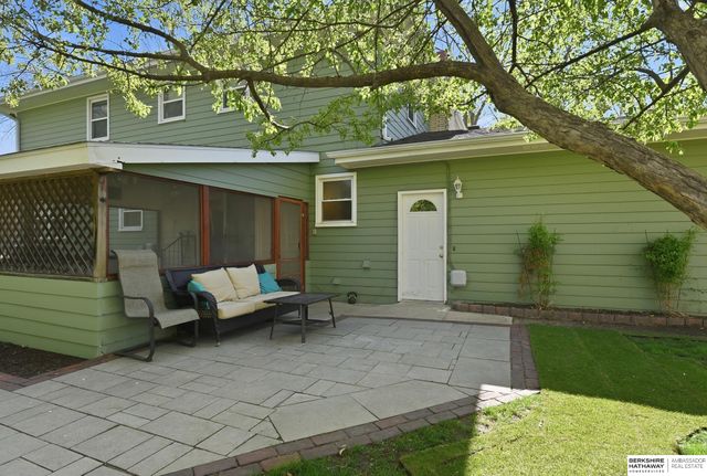 1103 Parc Drive, Papillion, NE 68046
