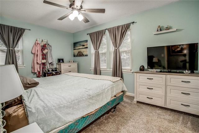 508 NE Richardson Place, Lee's Summit, MO 64086