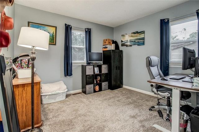 508 NE Richardson Place, Lee's Summit, MO 64086