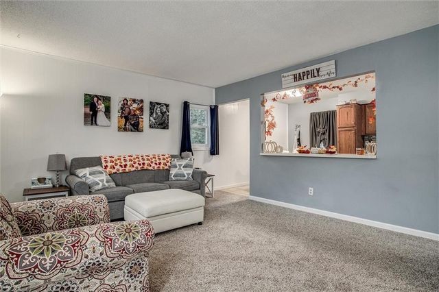 508 NE Richardson Place, Lee's Summit, MO 64086