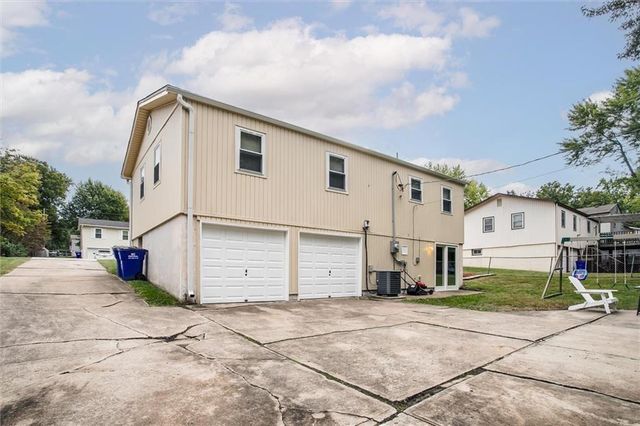 508 NE Richardson Place, Lee's Summit, MO 64086