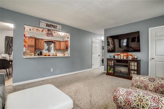 508 NE Richardson Place, Lee's Summit, MO 64086