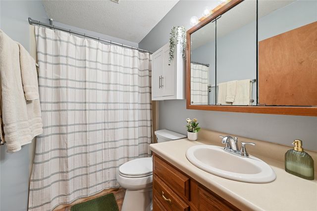 1616 Hamer Drive NW, Cedar Rapids, IA 52405