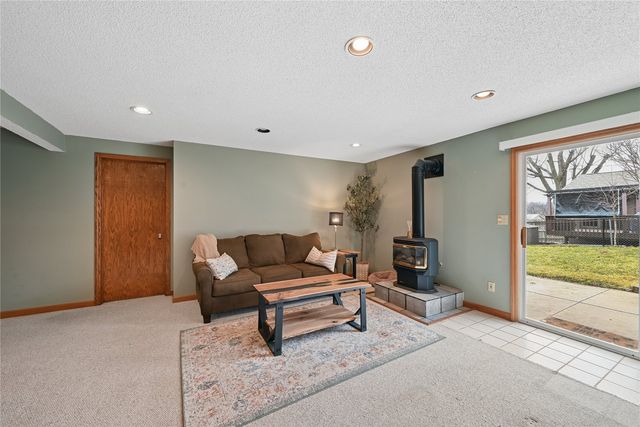 1616 Hamer Drive NW, Cedar Rapids, IA 52405