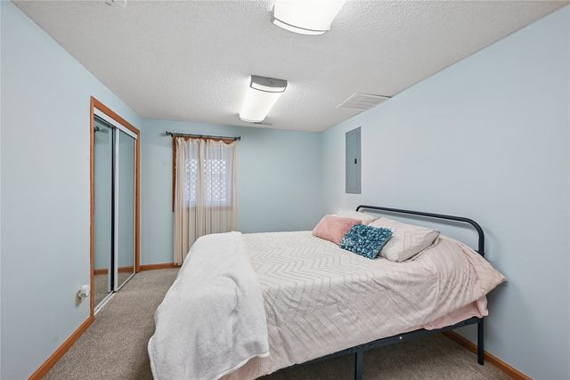 1616 Hamer Drive NW, Cedar Rapids, IA 52405