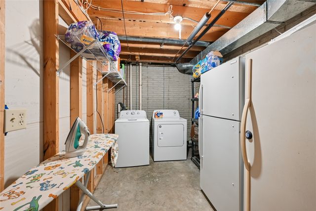 1616 Hamer Drive NW, Cedar Rapids, IA 52405