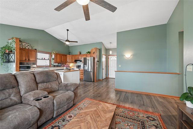 1616 Hamer Drive NW, Cedar Rapids, IA 52405