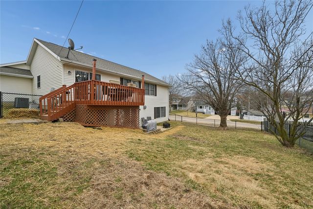 1616 Hamer Drive NW, Cedar Rapids, IA 52405