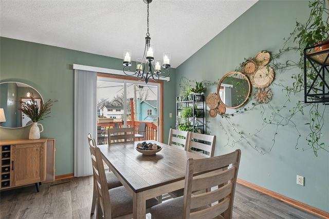 1616 Hamer Drive NW, Cedar Rapids, IA 52405