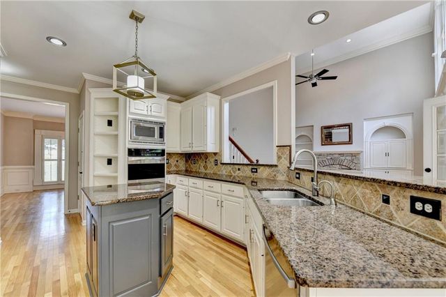 6010 Somerset Court, Suwanee, GA 30024