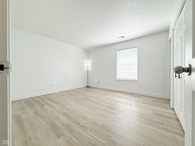 6350 Cooper Pointe Drive, Indianapolis, IN 46268