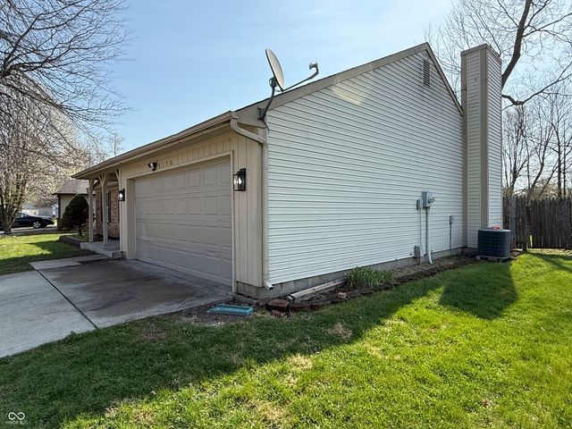 6350 Cooper Pointe Drive, Indianapolis, IN 46268