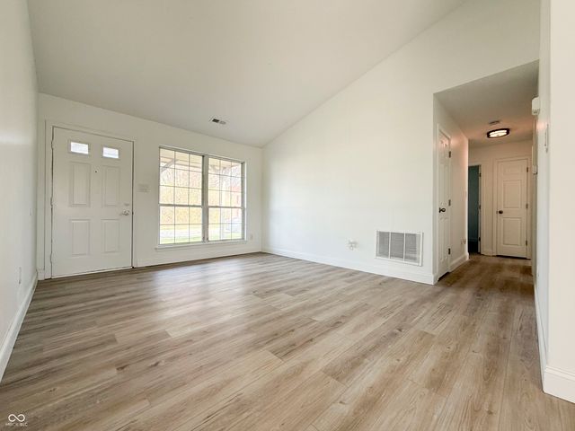 6350 Cooper Pointe Drive, Indianapolis, IN 46268