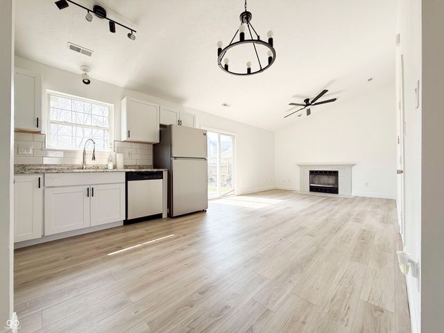 6350 Cooper Pointe Drive, Indianapolis, IN 46268