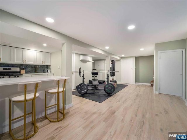 69 Main Avenue, Wallington, NJ 07057