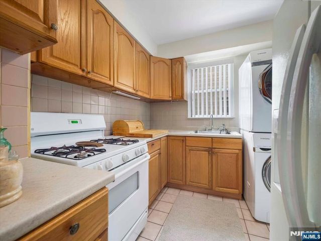 69 Main Avenue, Wallington, NJ 07057