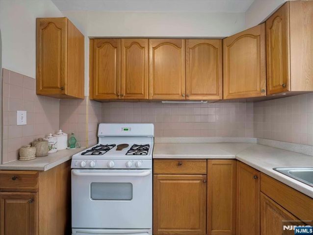 69 Main Avenue, Wallington, NJ 07057