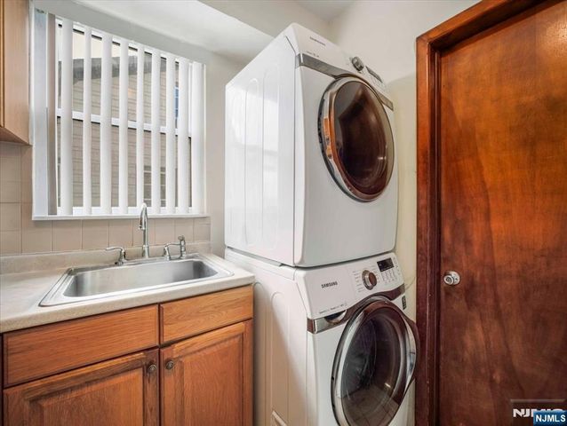 69 Main Avenue, Wallington, NJ 07057