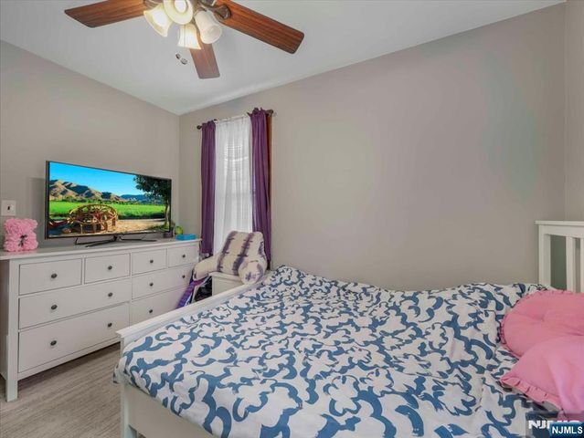 69 Main Avenue, Wallington, NJ 07057