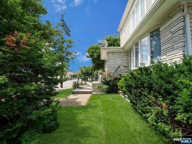 69 Main Avenue, Wallington, NJ 07057
