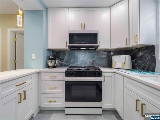69 Main Avenue, Wallington, NJ 07057