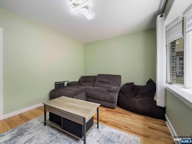 69 Main Avenue, Wallington, NJ 07057