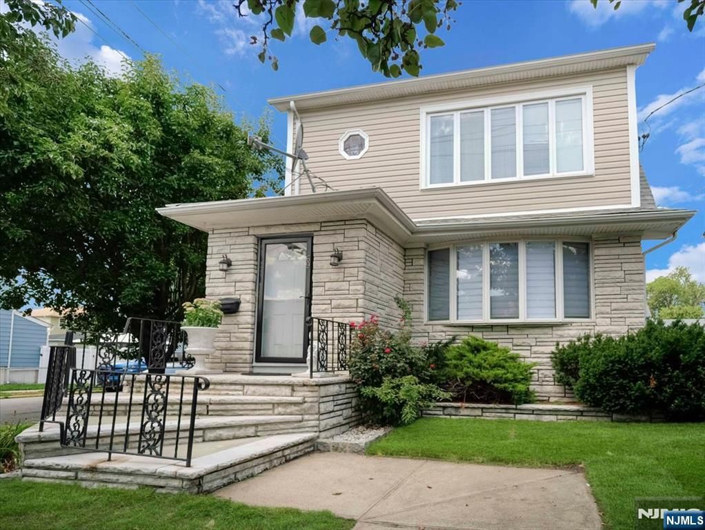 69 Main Avenue, Wallington, NJ 07057