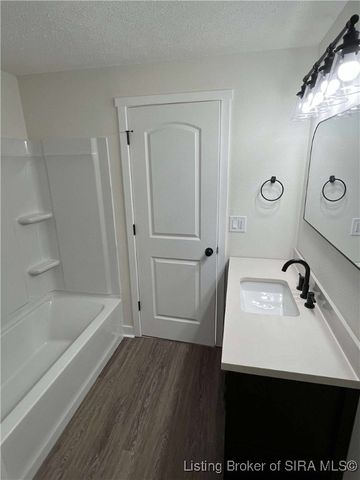 138 E Lovers Lane, Scottsburg, IN 47170