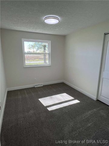 138 E Lovers Lane, Scottsburg, IN 47170