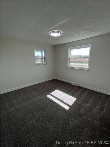 138 E Lovers Lane, Scottsburg, IN 47170