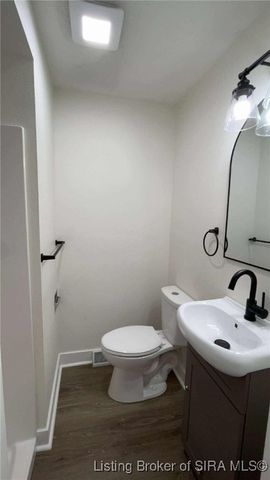 138 E Lovers Lane, Scottsburg, IN 47170