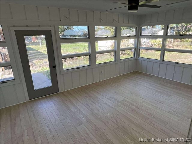 138 E Lovers Lane, Scottsburg, IN 47170