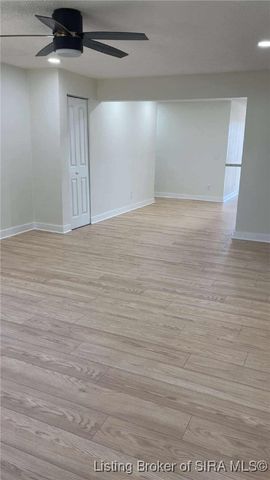 138 E Lovers Lane, Scottsburg, IN 47170