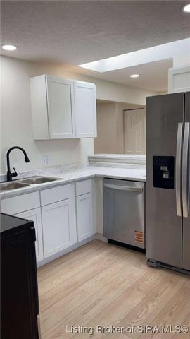 138 E Lovers Lane, Scottsburg, IN 47170