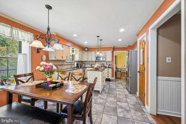 18 PINE GLEN DR, Sicklerville, NJ 08081
