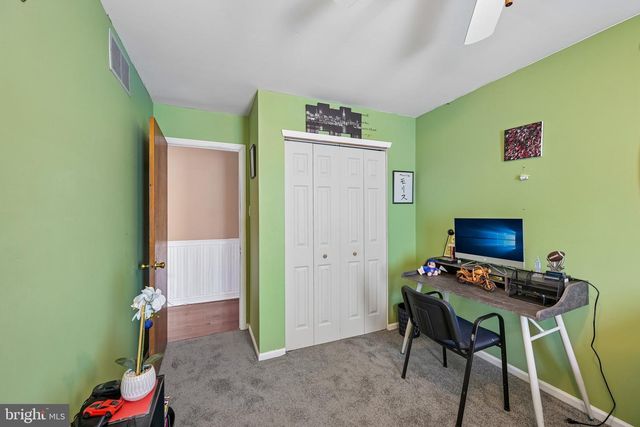 18 PINE GLEN DR, Sicklerville, NJ 08081